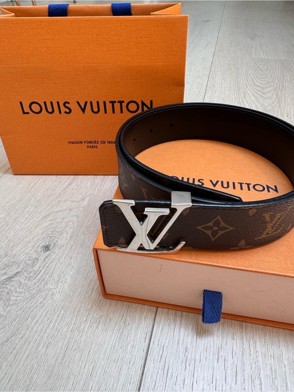 Louis Vuitton Brown Monogram women Reversible Belt size 85*34